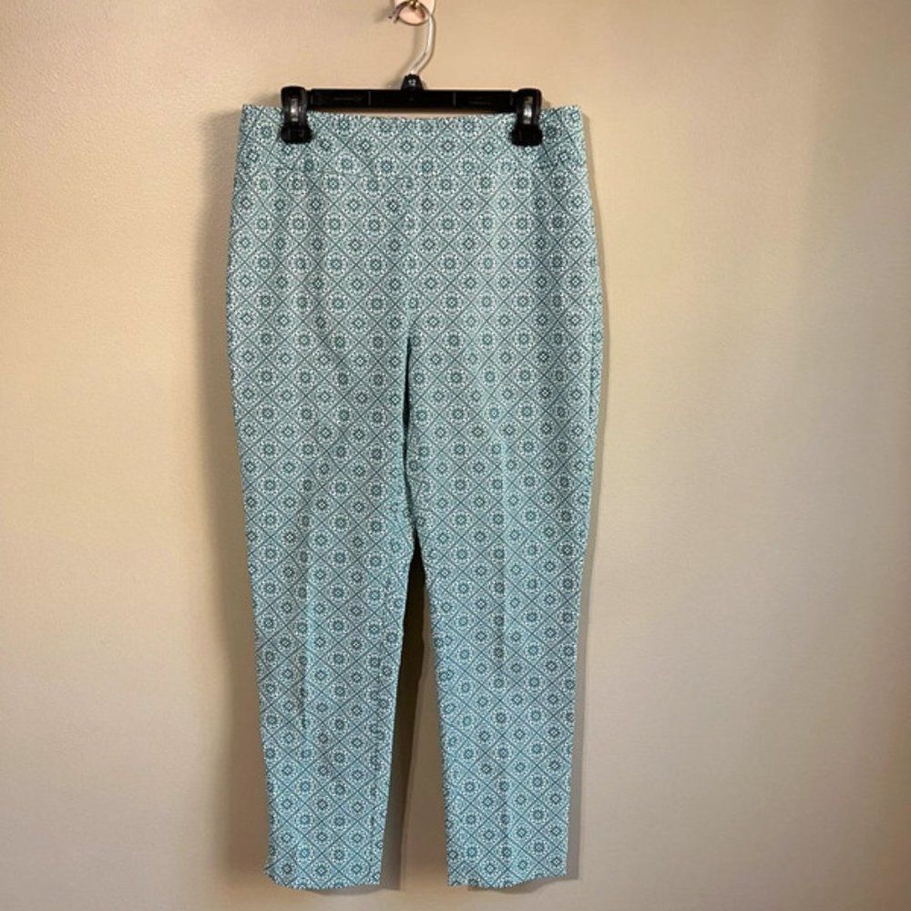 Chico's‎ size 1 regular blue and white cropped pants